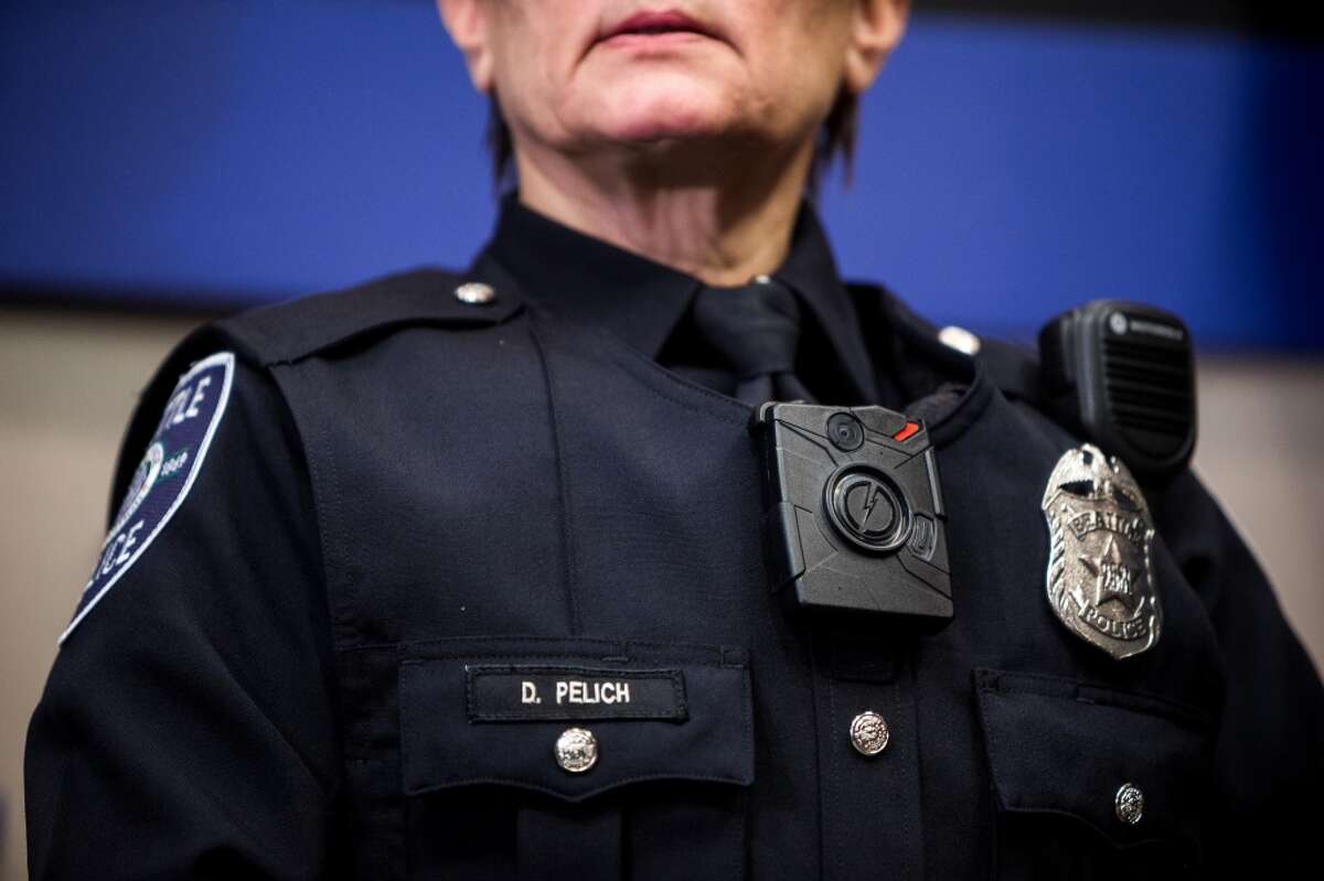 Tablet Mount Vesuv undersøgelse City Council votes to expand SPD body cams