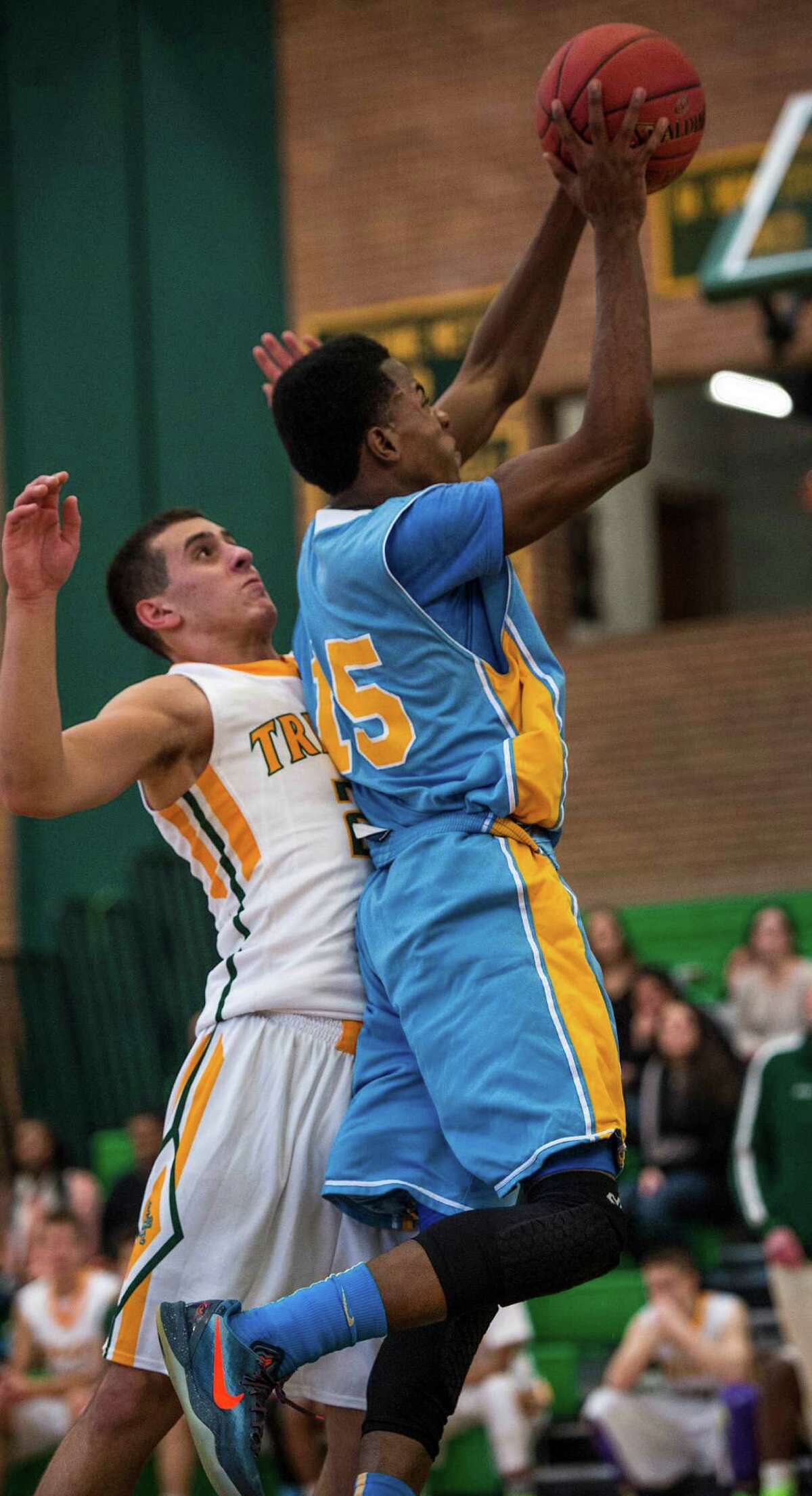 trinity-catholic-boys-hoop-tops-kolbe-cathedral