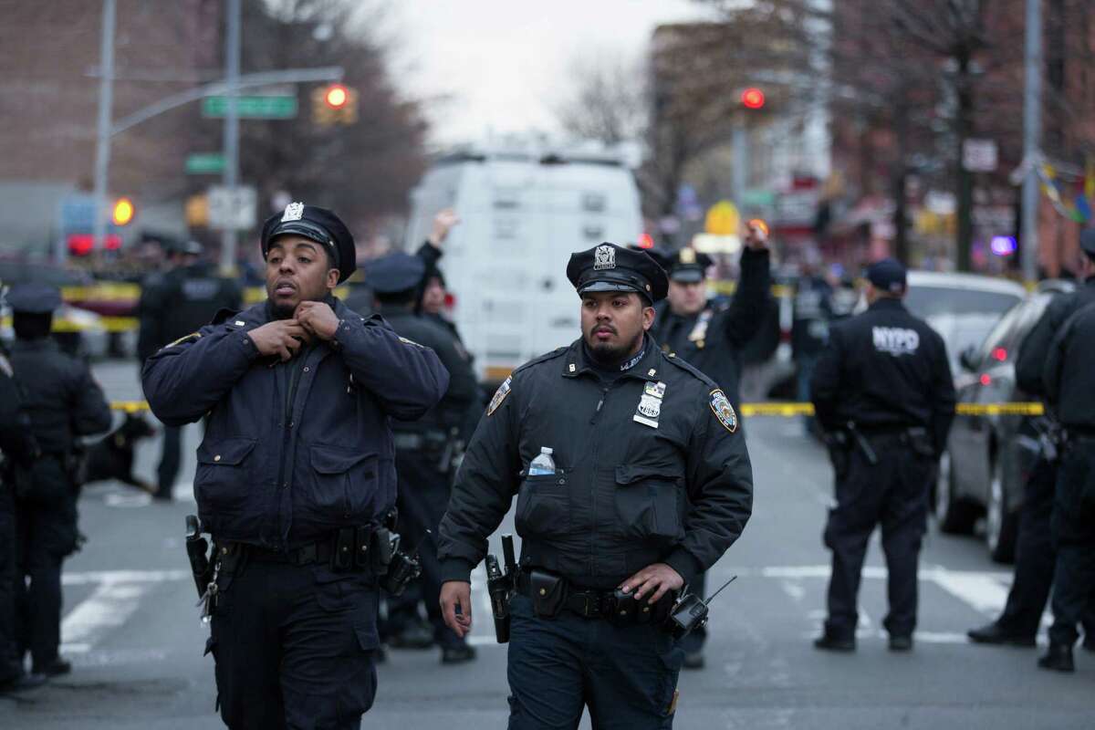 2 police officers die in Brooklyn ambush