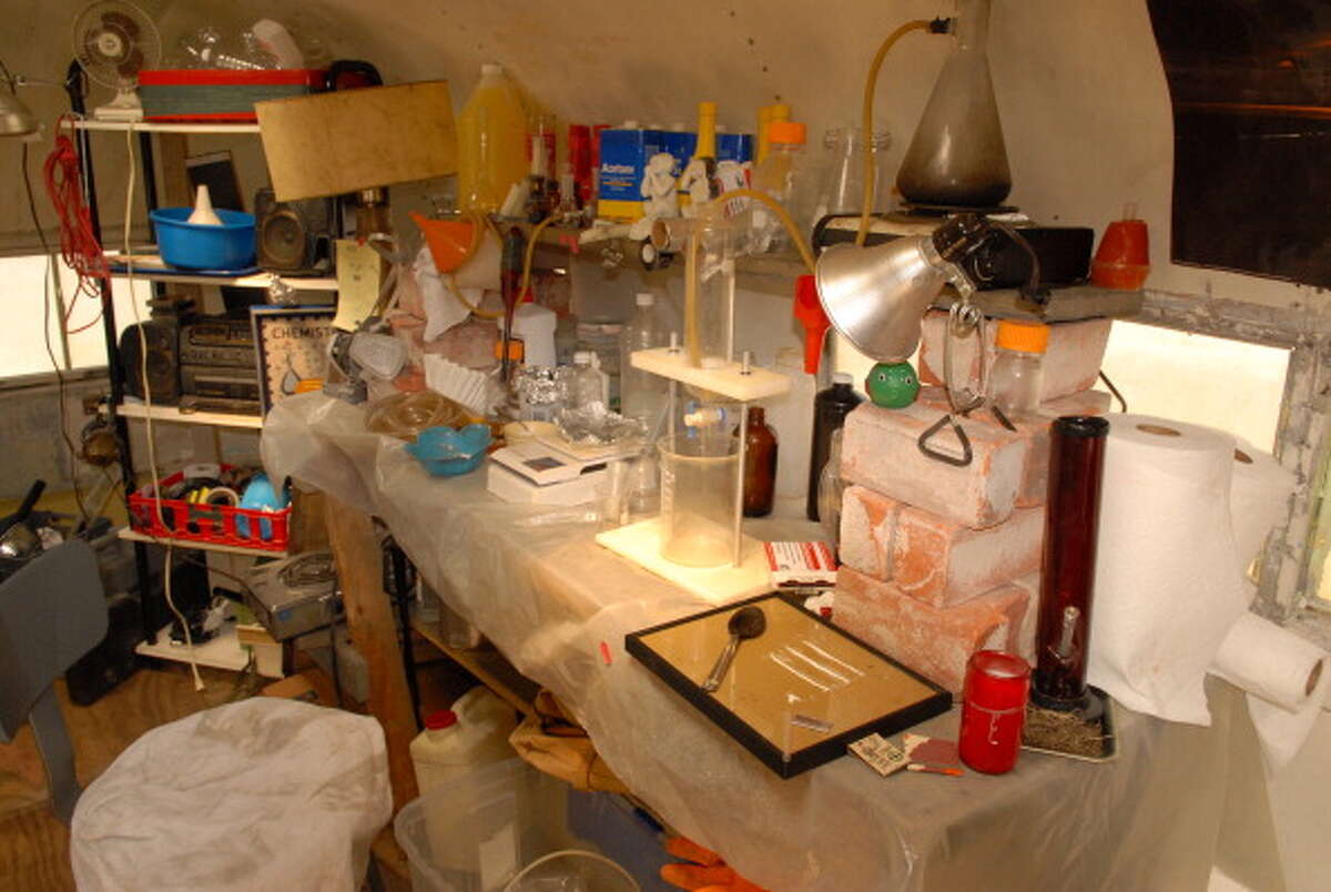 Метамфетамин лаборатория. Лаборатория метамфетамина в россии. Meth lab. Лаборатория по производству метамфетамина. Подпольная лаборатория.