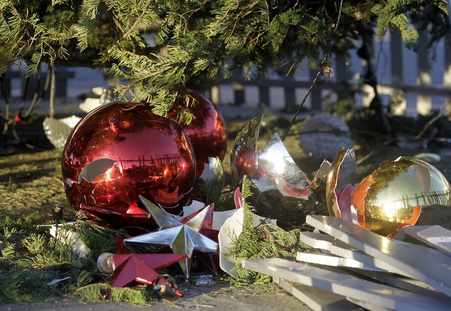 Oakland police protesters smash windows, vandalize Christmas tree SFGate