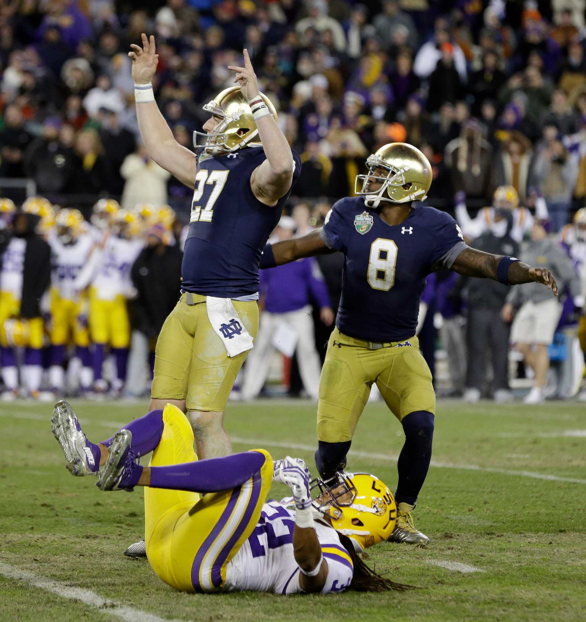 Notre Dame sneaks win over LSU with lastsecond FG