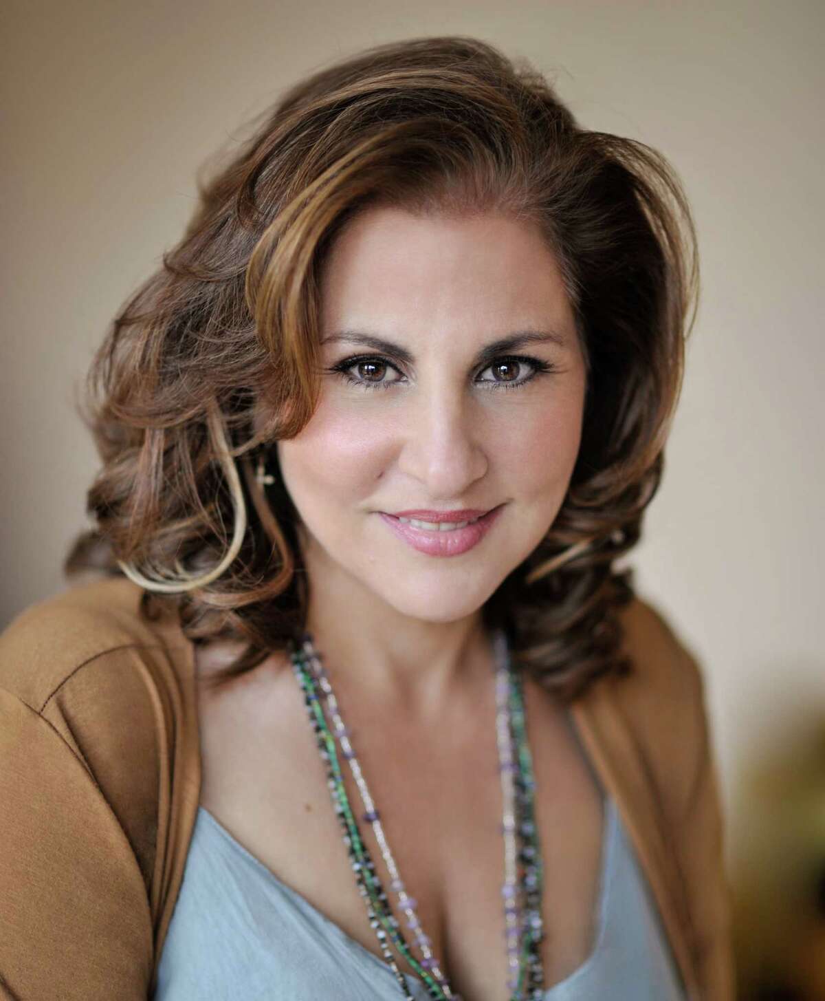 Kathy Najimy, best known for movie roles in “Sister Act” and “Ho cus Pocus,” says her solo show is a hybrid of play and monologue.