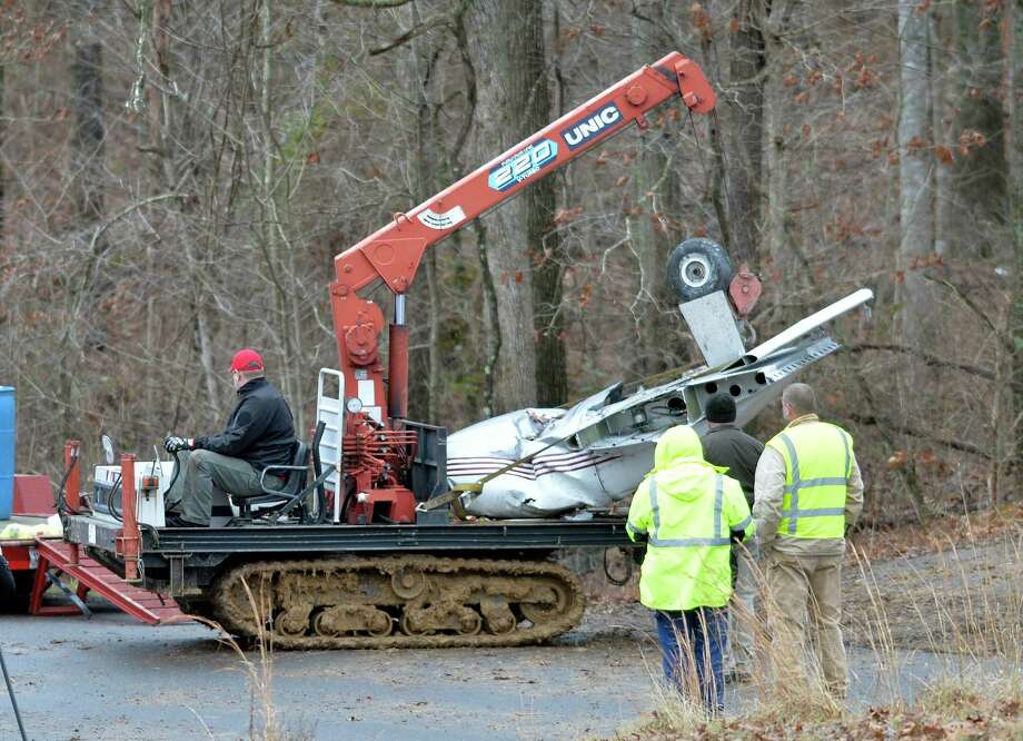 Investigators Seek To Determine Cause Of Kentucky Plane Crash - SFGate