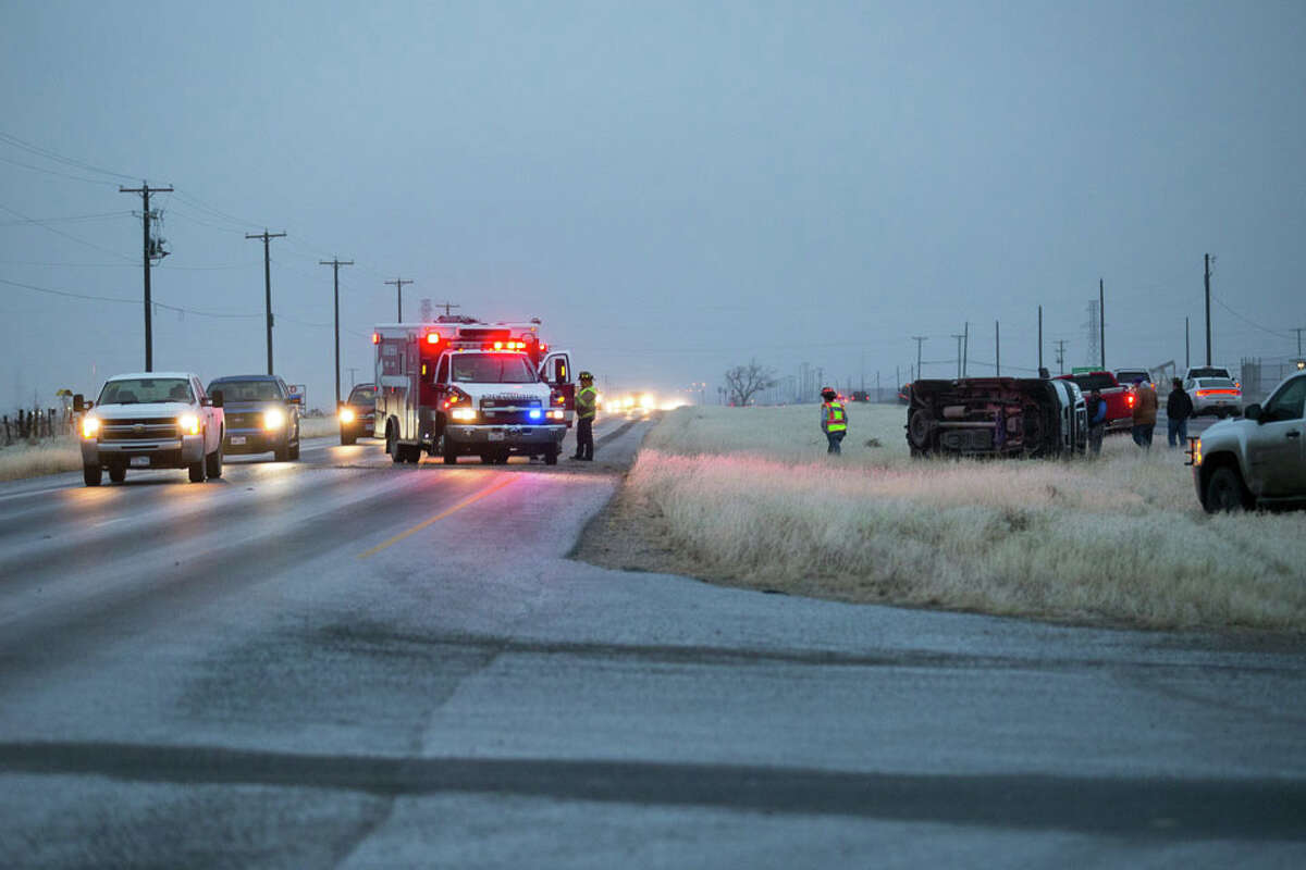 PostNew Year ice storm cripples large chunks of Texas