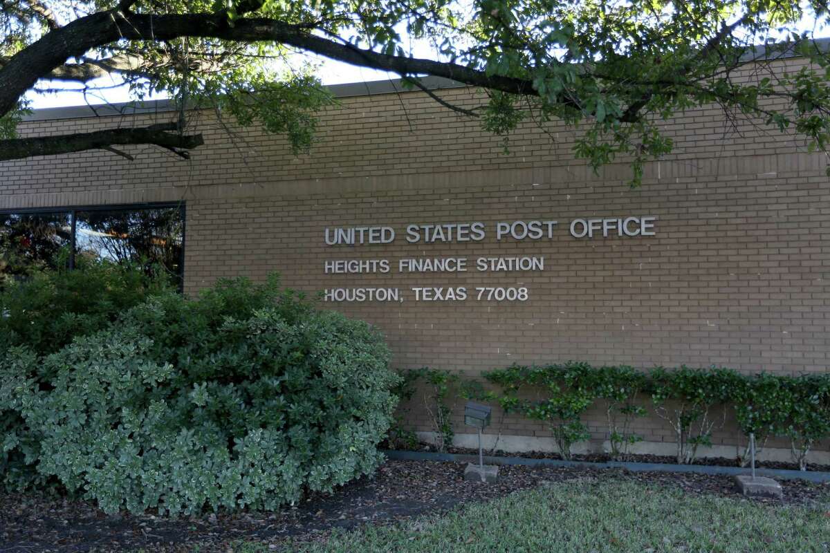 Postal Service poised to sell Heights post office site