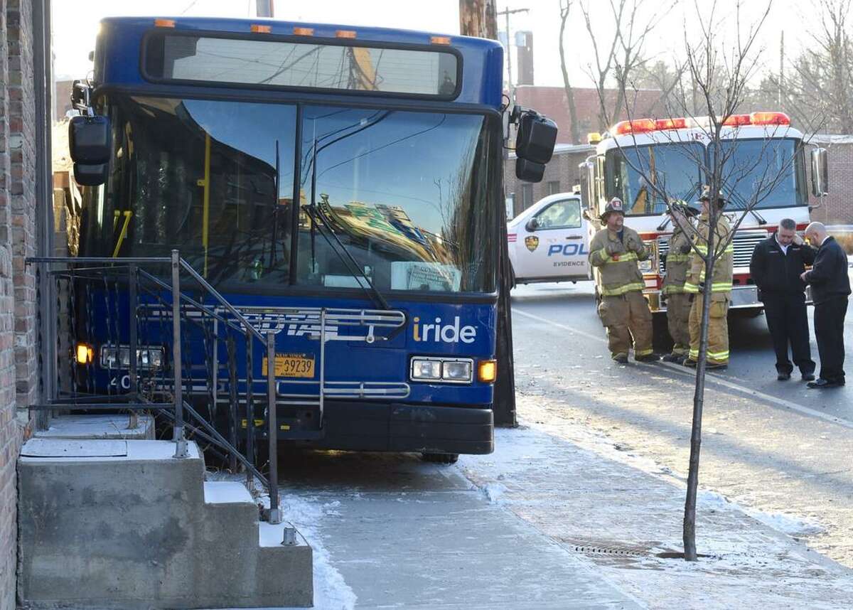 9 hurt in Troy bus crash