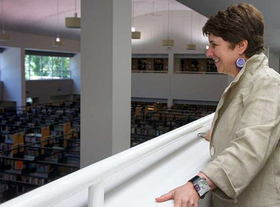 Westport Library director Bleiweis to retire - Westport News