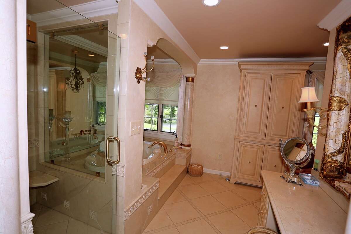 Bonus House of the Week Equestrian estate in New Scotland