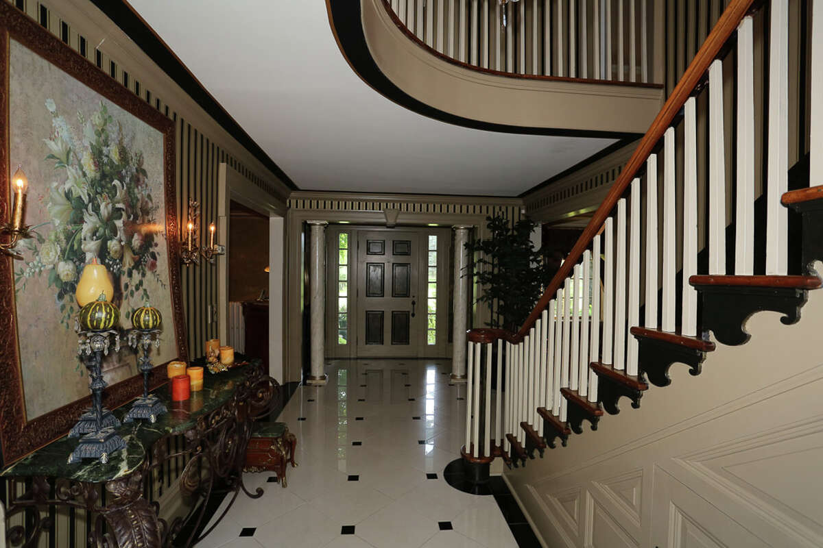 Bonus House of the Week Equestrian estate in New Scotland