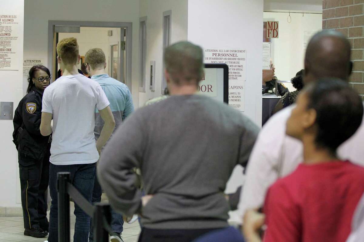 Harris County Jail behind times on inmate visitation