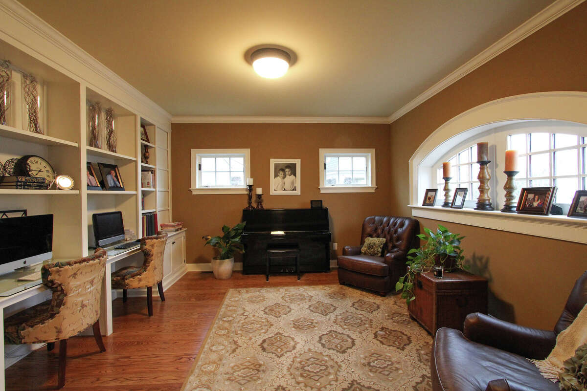 House of the Week Carriage house style in Saratoga Springs