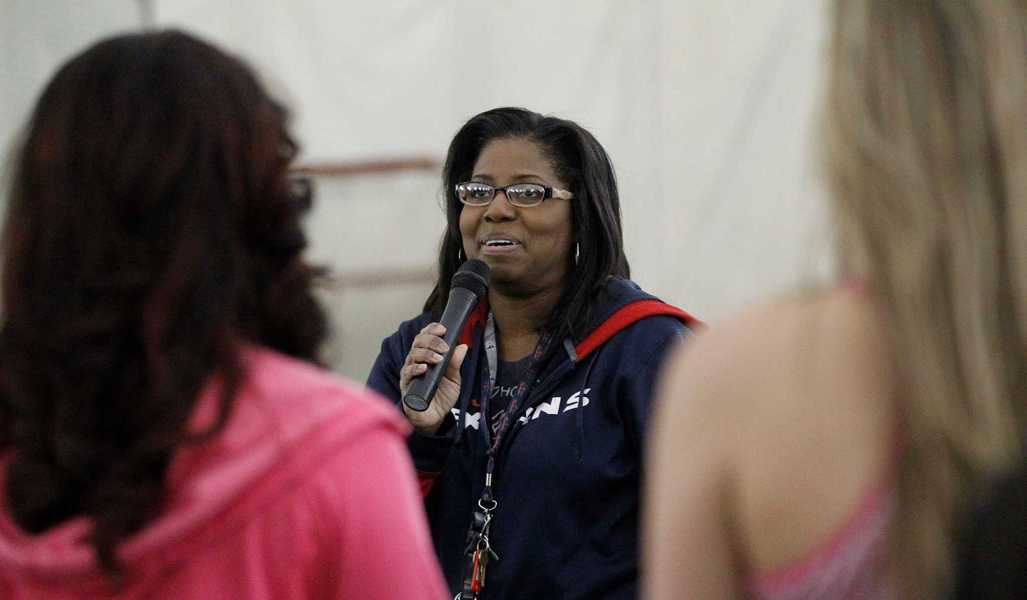 Texans Cheerleader coach resigns after lawsuits allege bullying,  body-shaming