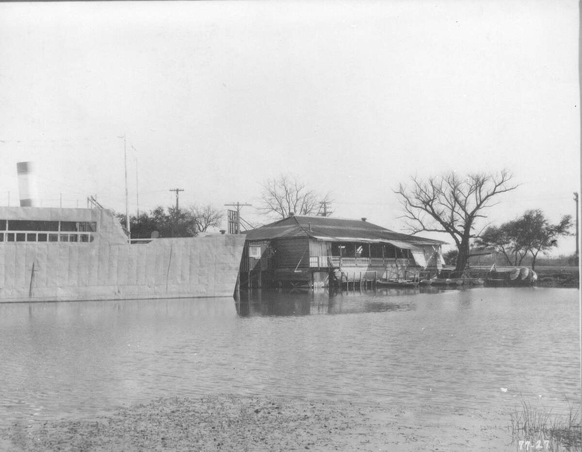 Undated photo of of the ship pavilion at Woodlawn Lake. Photo: Courtesy UTSA Libraries Special Collections. 83-553