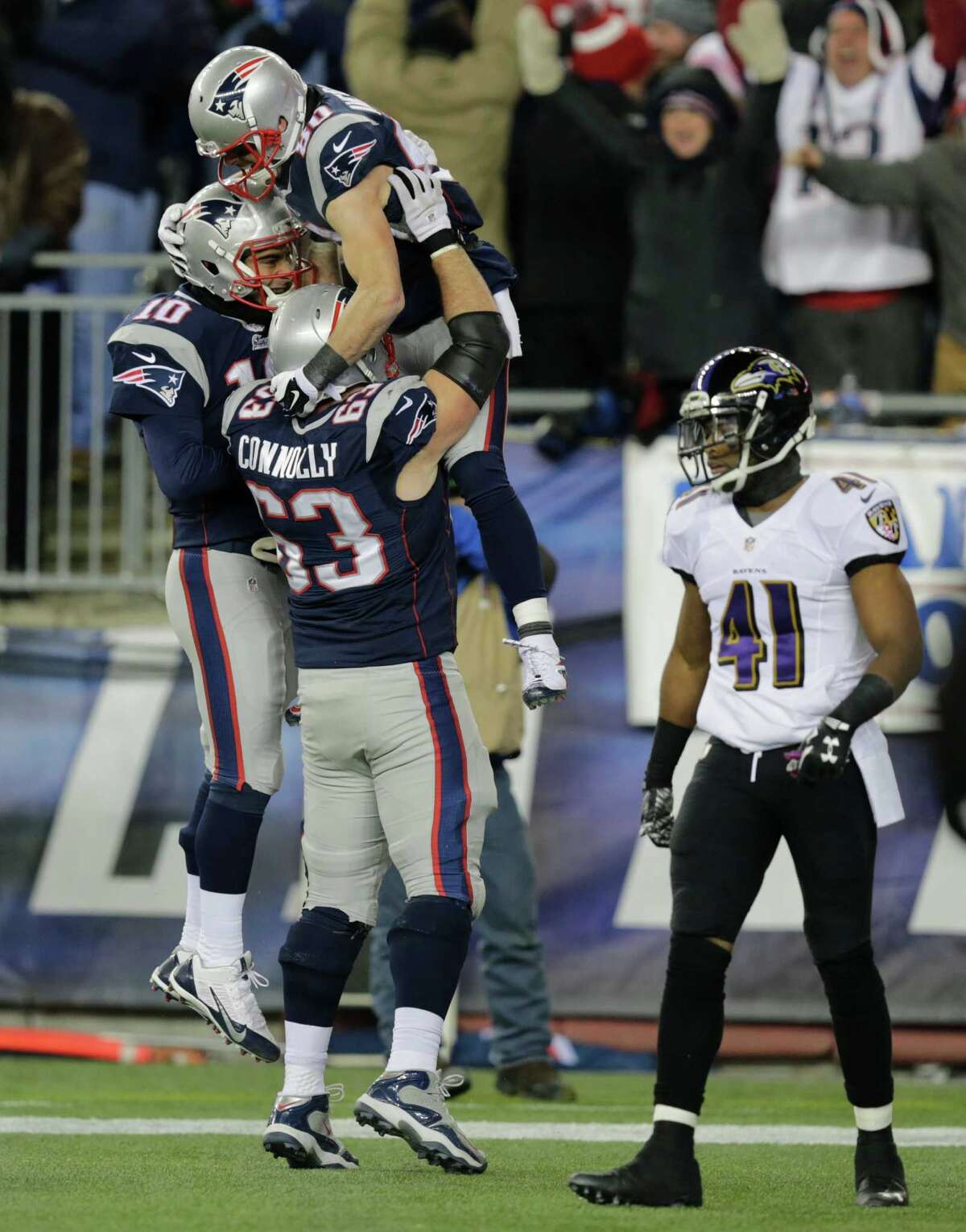 Brady leads Patriots to 3531 comeback win over Ravens