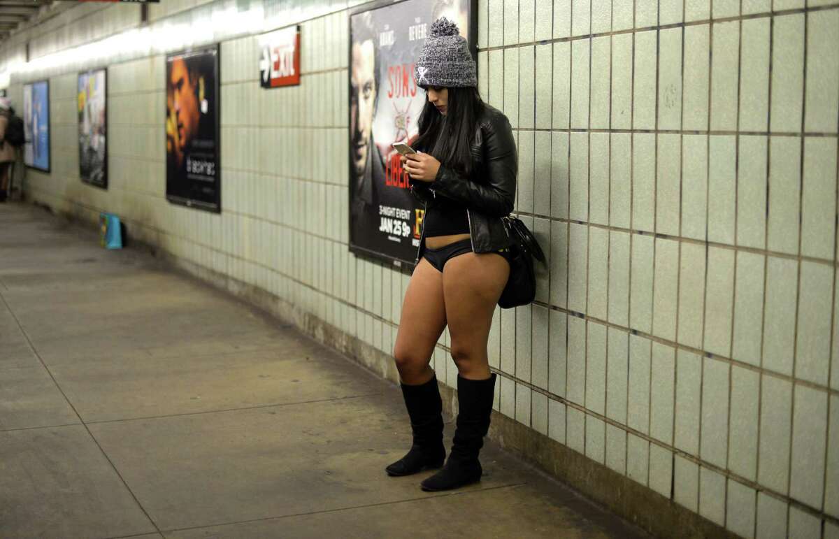 Thousands Go Pantsless For No Pants Subway Ride