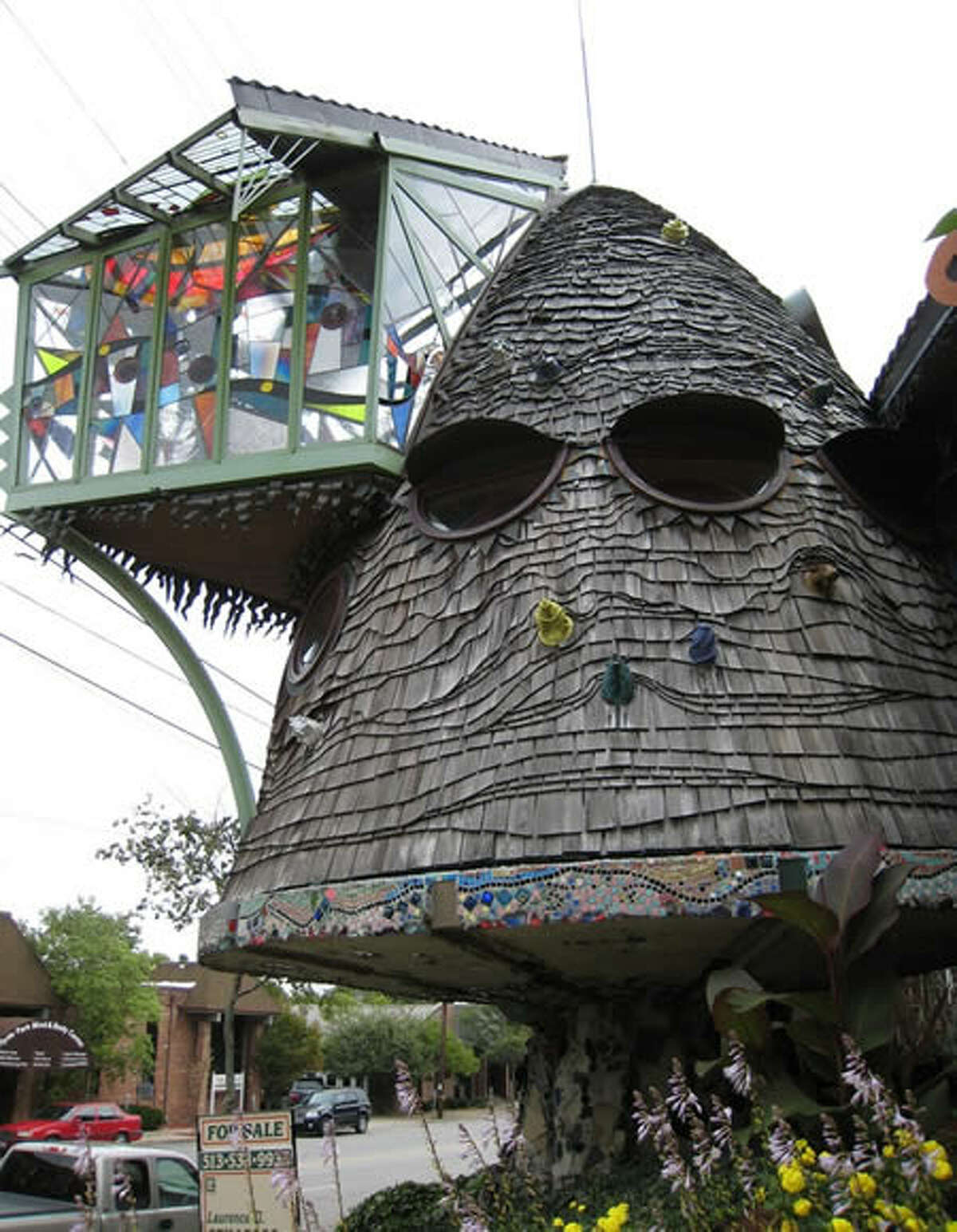 photos-really-weird-houses