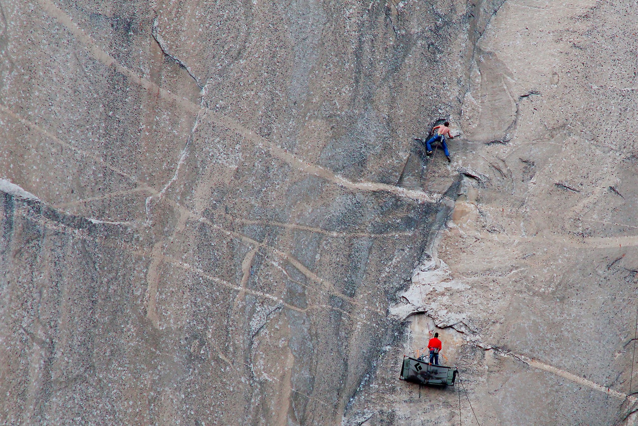 Yosemite free climbers hope to reach summit by Wednesday