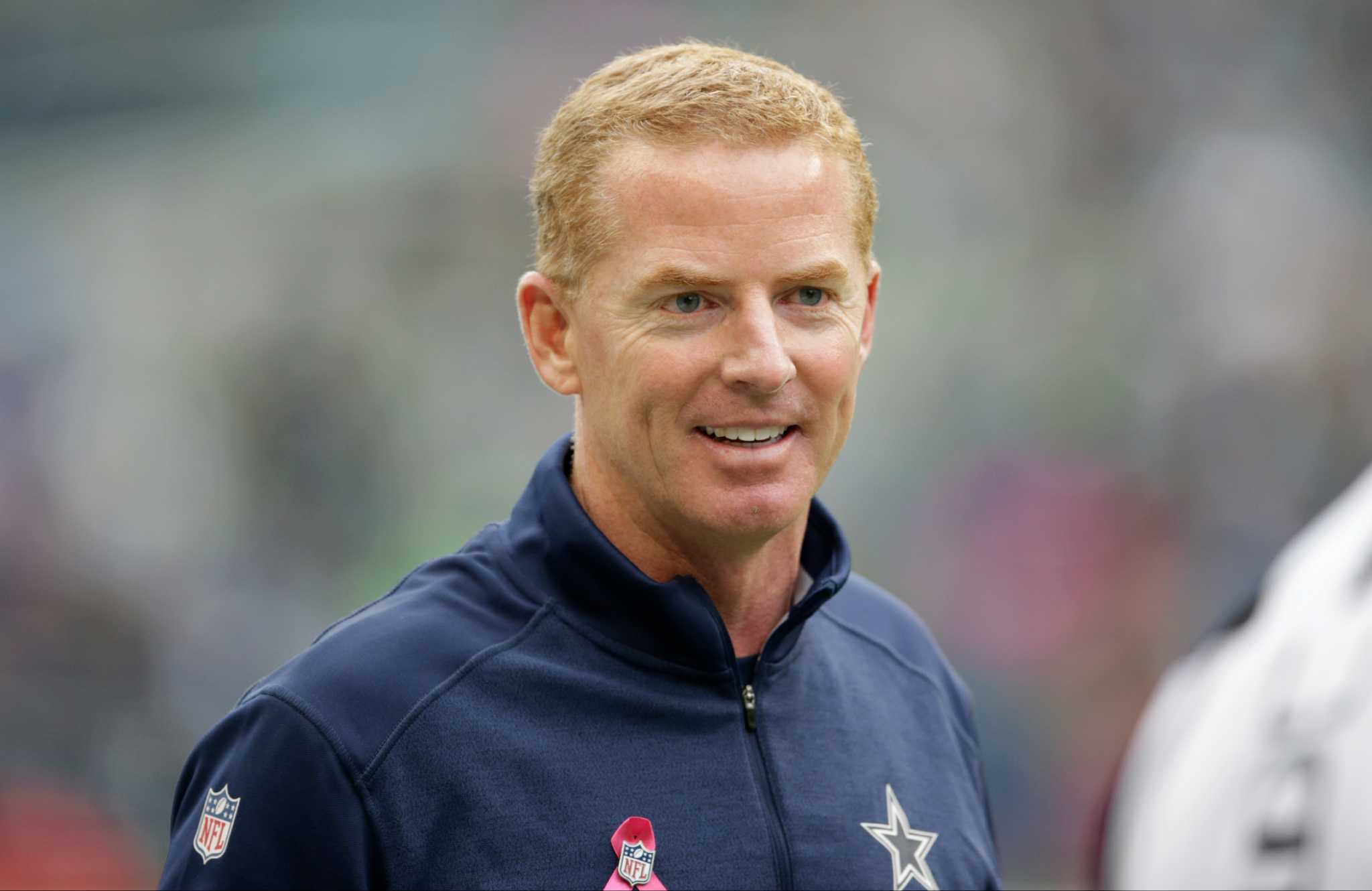 Dallas Cowboys head coach Jason Garrett yells on the sideline in