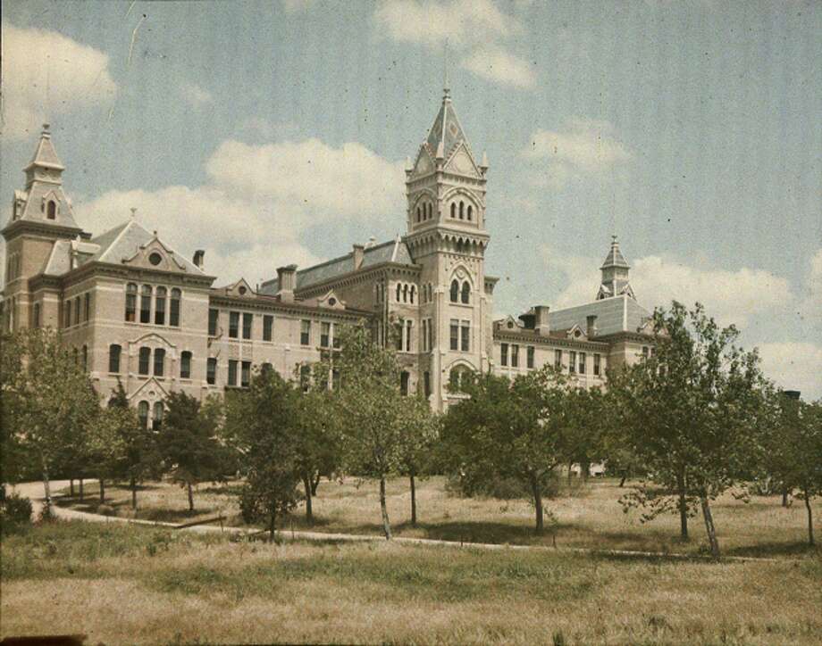 100yearold photos show the University of Texas at Austin before the