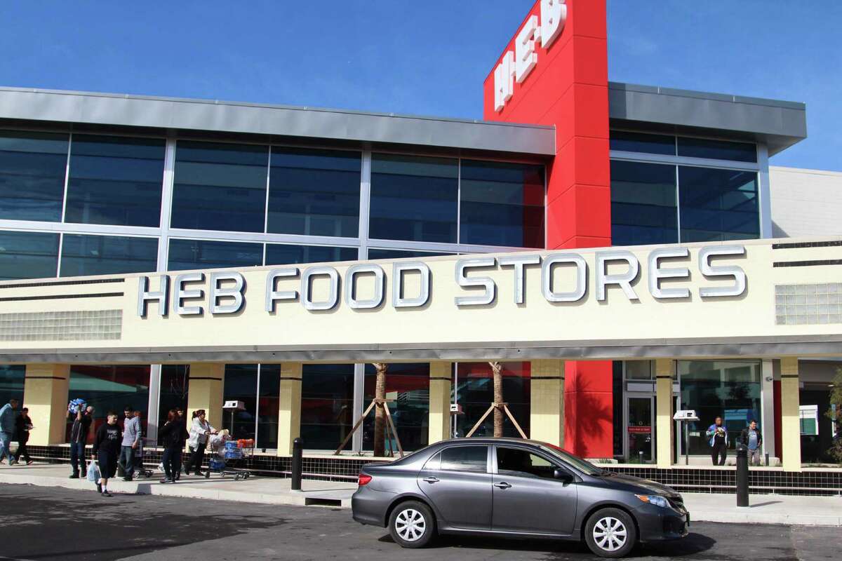 H-E-B debuts its first two-story market in Texas