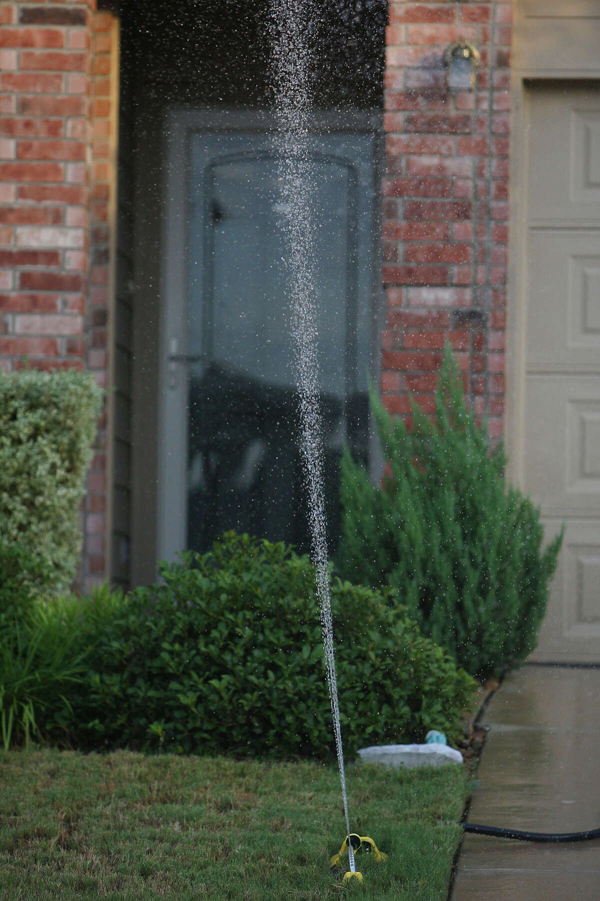 What goes up doesn’t always come down. Much of the water sprayed high in the air is lost to evaporation and does zilch for the lawn. Choose sprinklers that keep it on the down low.