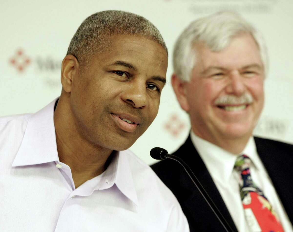 Former Dallas Cowboys Ron Springs and Everson Walls take the field as  News Photo - Getty Images