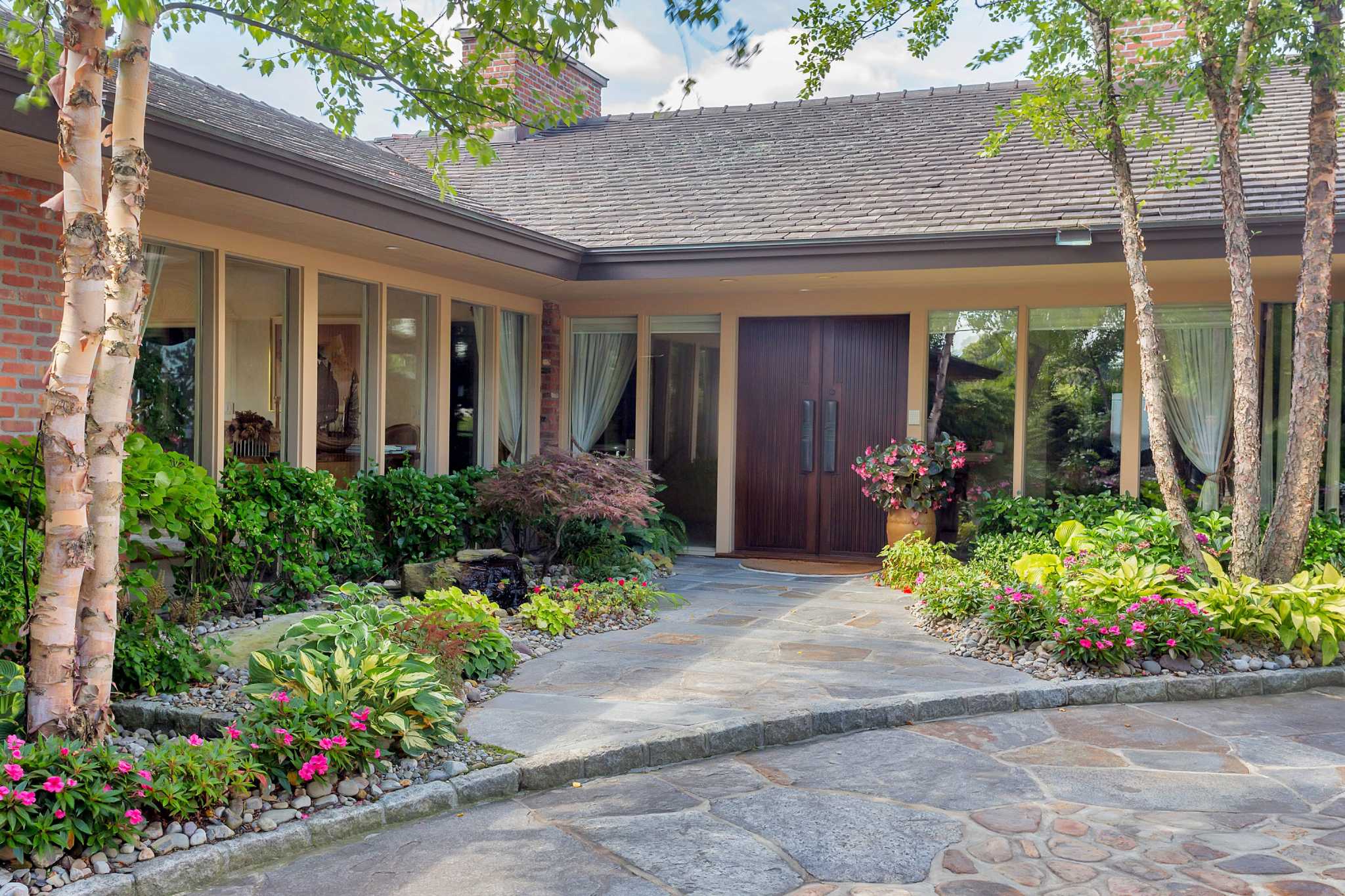 Riverside home sells for 19 million, bypasses MLS