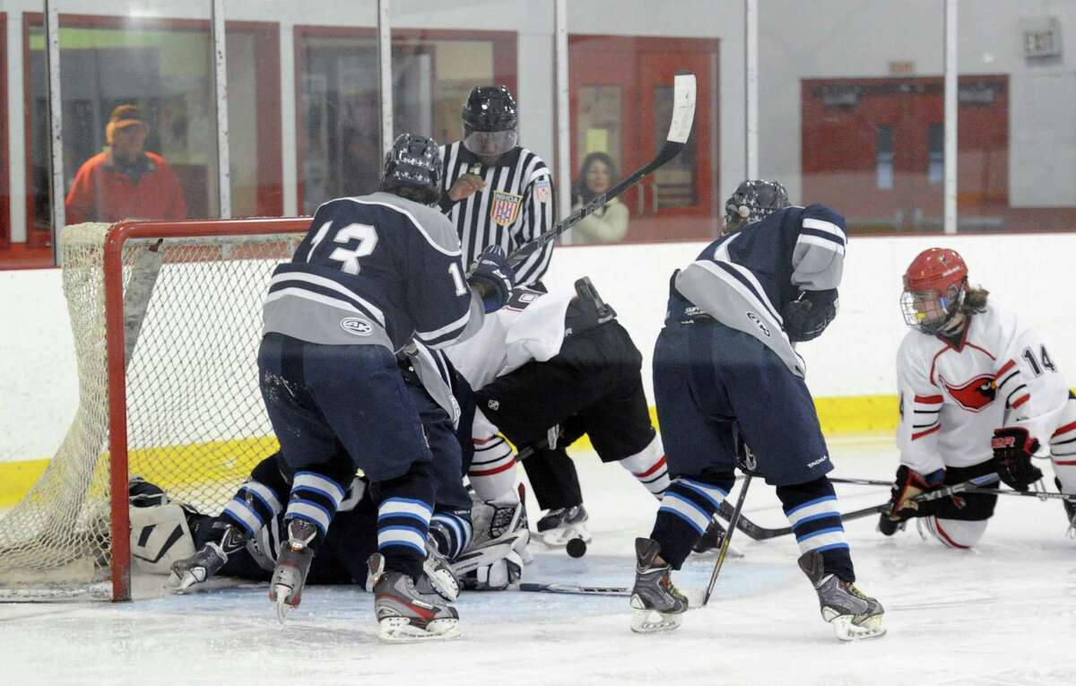 Strong finish propels Greenwich hockey team past StaplesWestonShelton