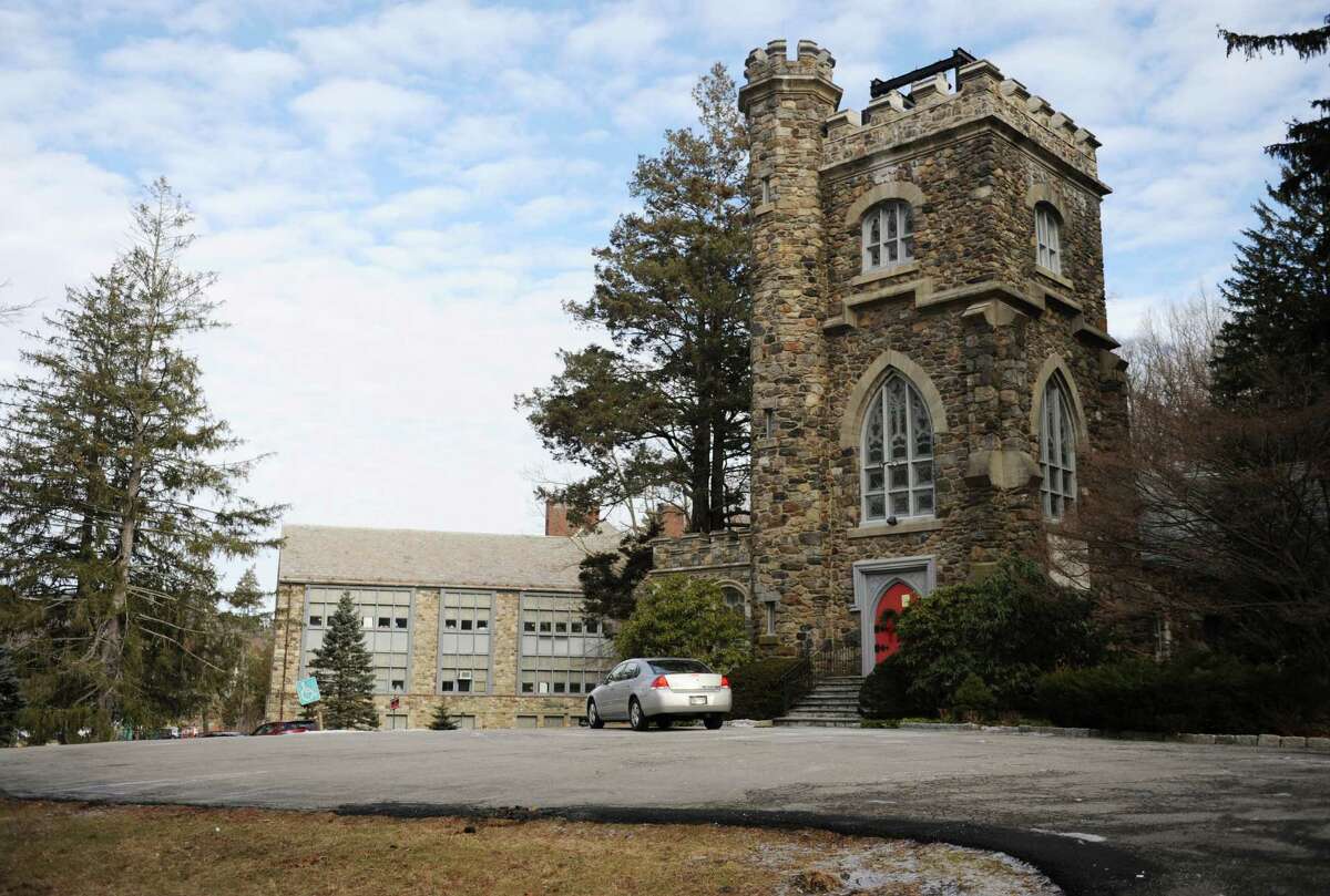 The anatomy of a presidential rivalry Greenwich vs. Chappaqua