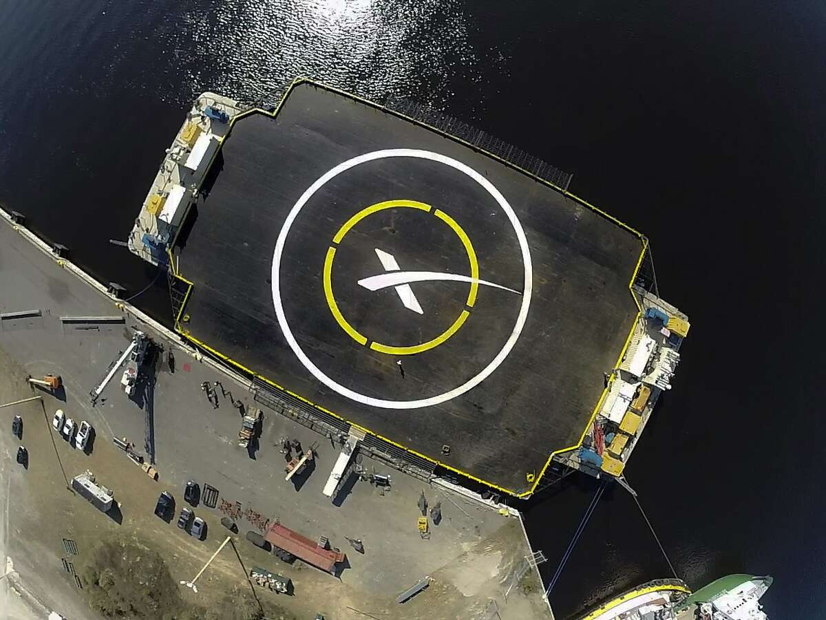 How Small Investors Can Get In On Hot Startups Like Spacex Uber