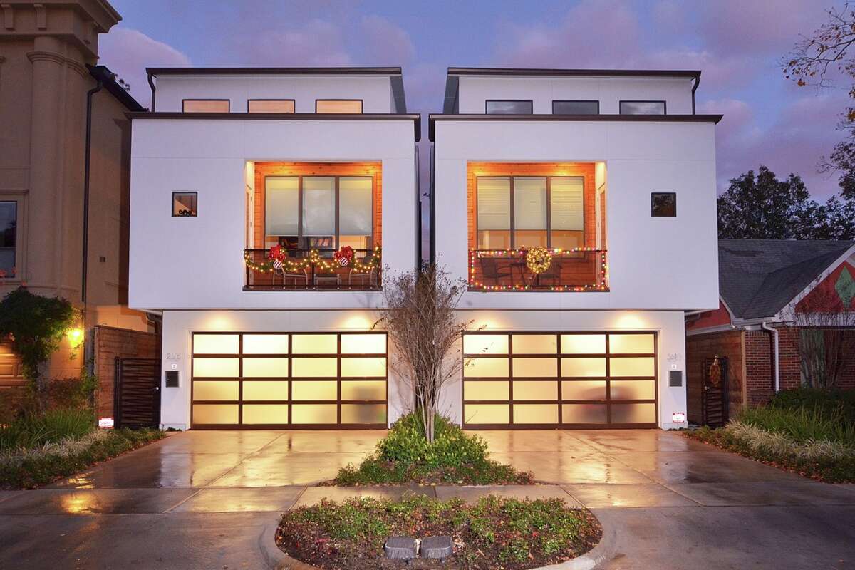 Builder Of Custom Homes Works Ahead The Curve Houstonchronicle Com 1of 6the Patio Homes Built By On Point Custom In Houston Reflect A Modern Design That S Signature Of The Company It Now Builds Single Family