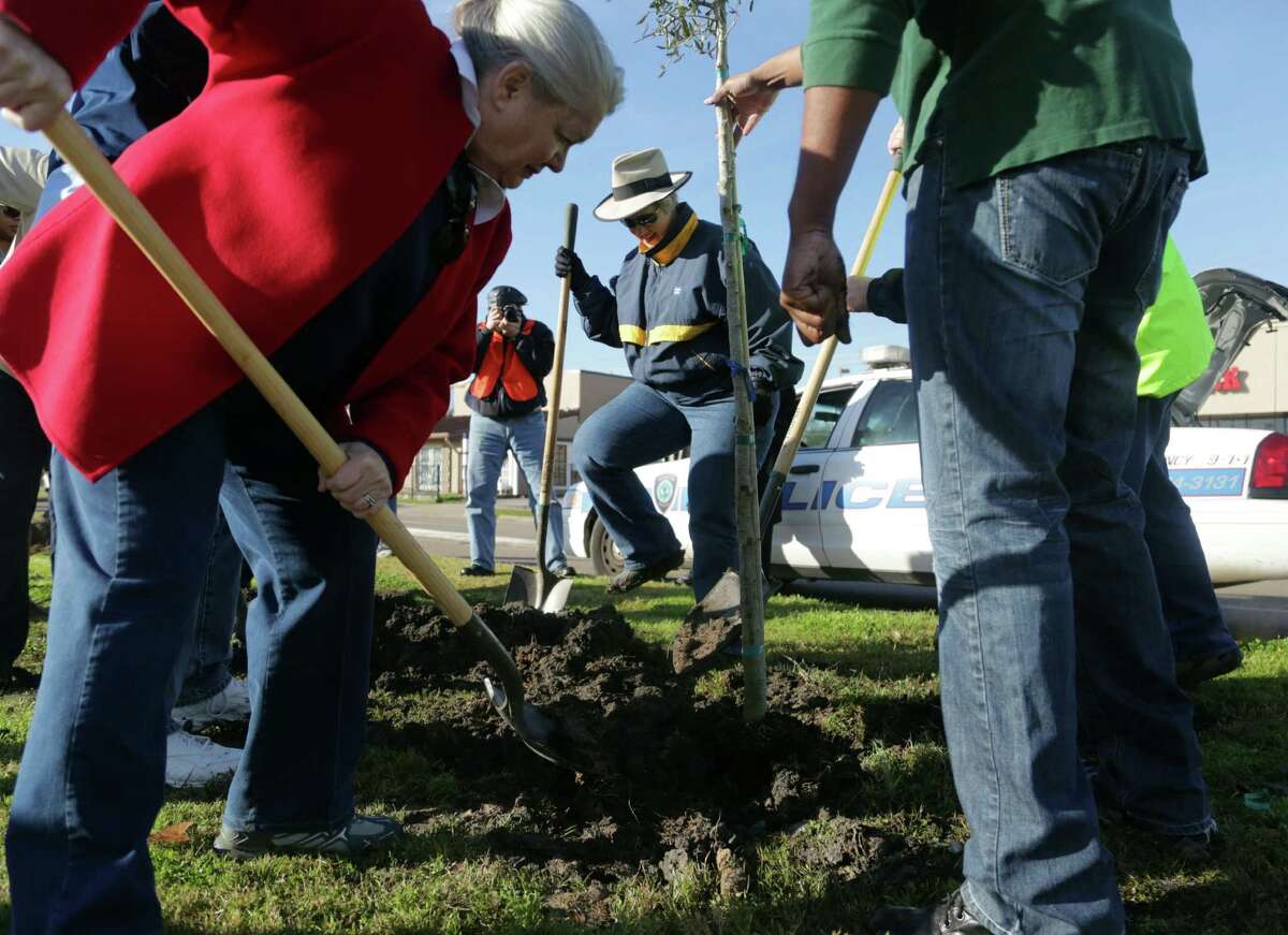 Houston to charge for new trash and recycling bins