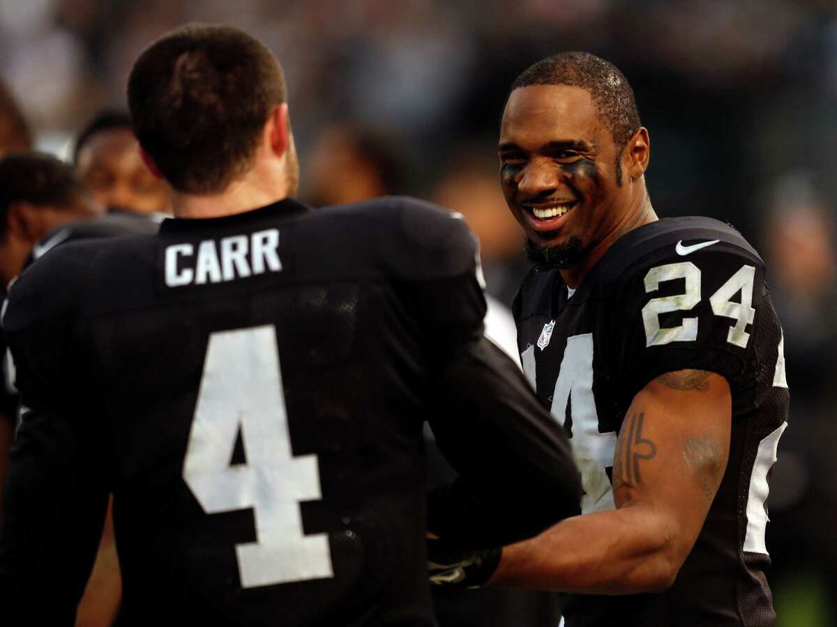 Charles Woodson signs one-year deal with Raiders 