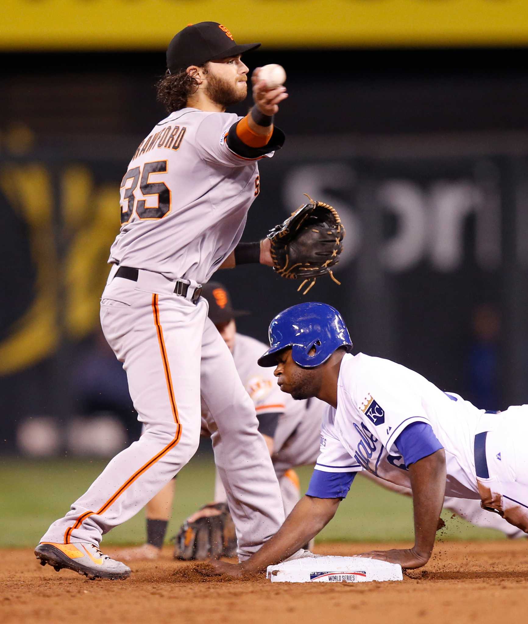 Former Bruins shortstop Brandon Crawford agrees to $3.175-million contract  - Los Angeles Times