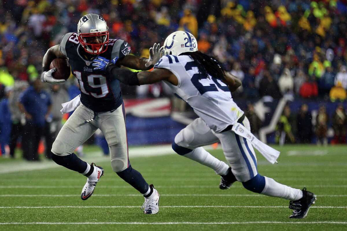 New England's Brandon LaFell (19) is coming off the best season of his NFL career: 74 catches for 953 yards and seven touchdowns.