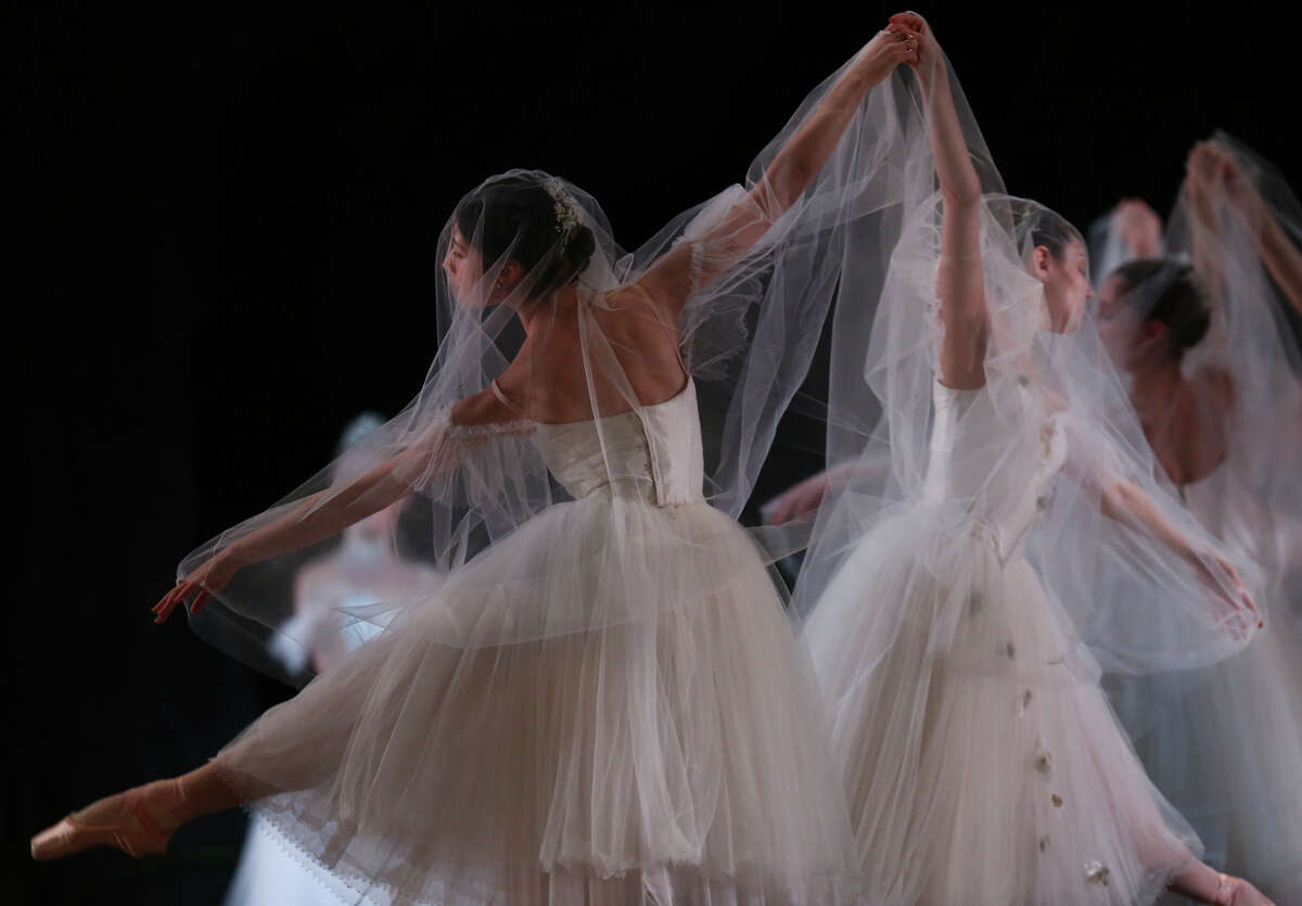 S.F. Ballet Review: A Rousing 'Giselle’ From Kochetkova