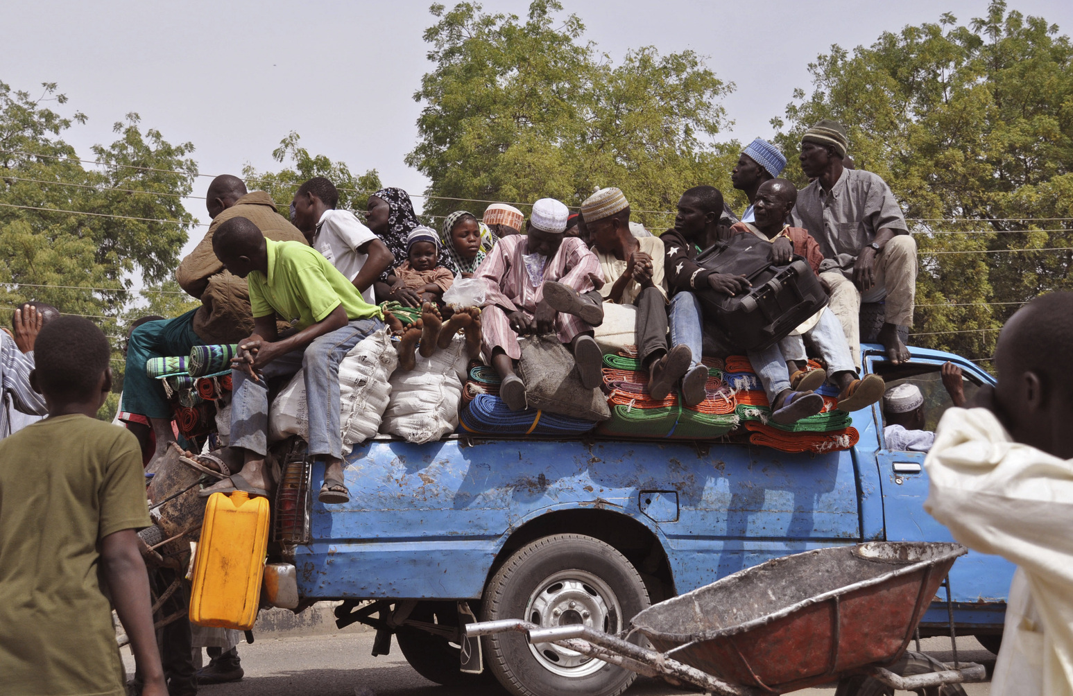 Chad air force bombs militants out of Nigerian town