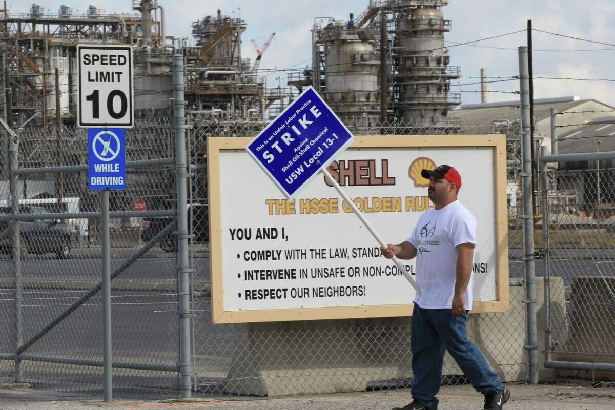 Union Asks Refinery Workers To Strike After Talks Break Down