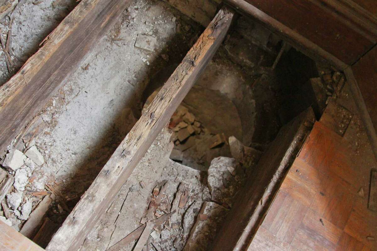 Cistern uncovered at historic home in Hemisfair Park