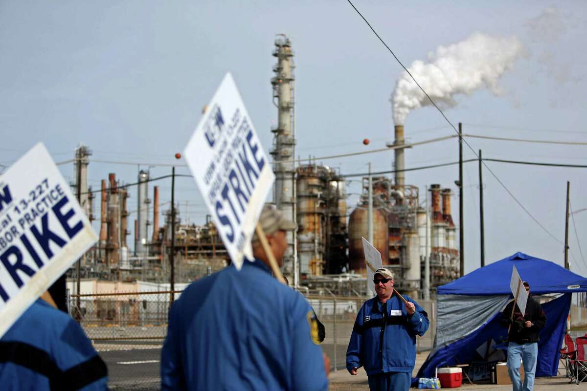 Both management and the union in the refinery strike profess to support a rule on worker fatigue designed to prevent accidents. ﻿