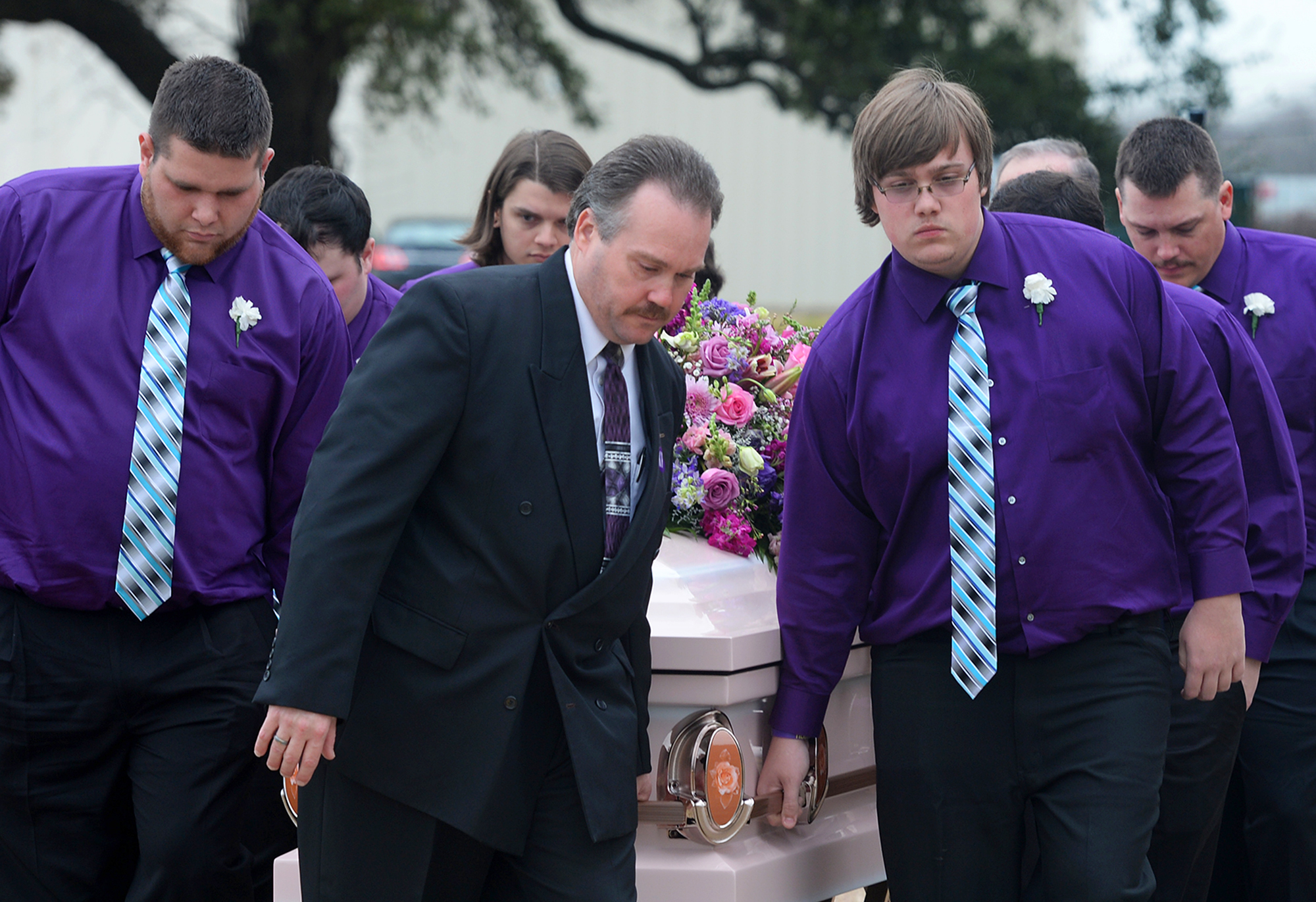 hundreds-attend-nederland-teen-s-funeral