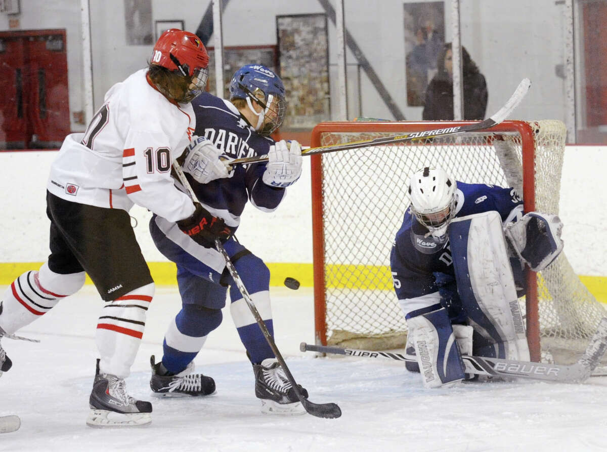 Hockey rivals Greenwich, Darien skate to 33 draw