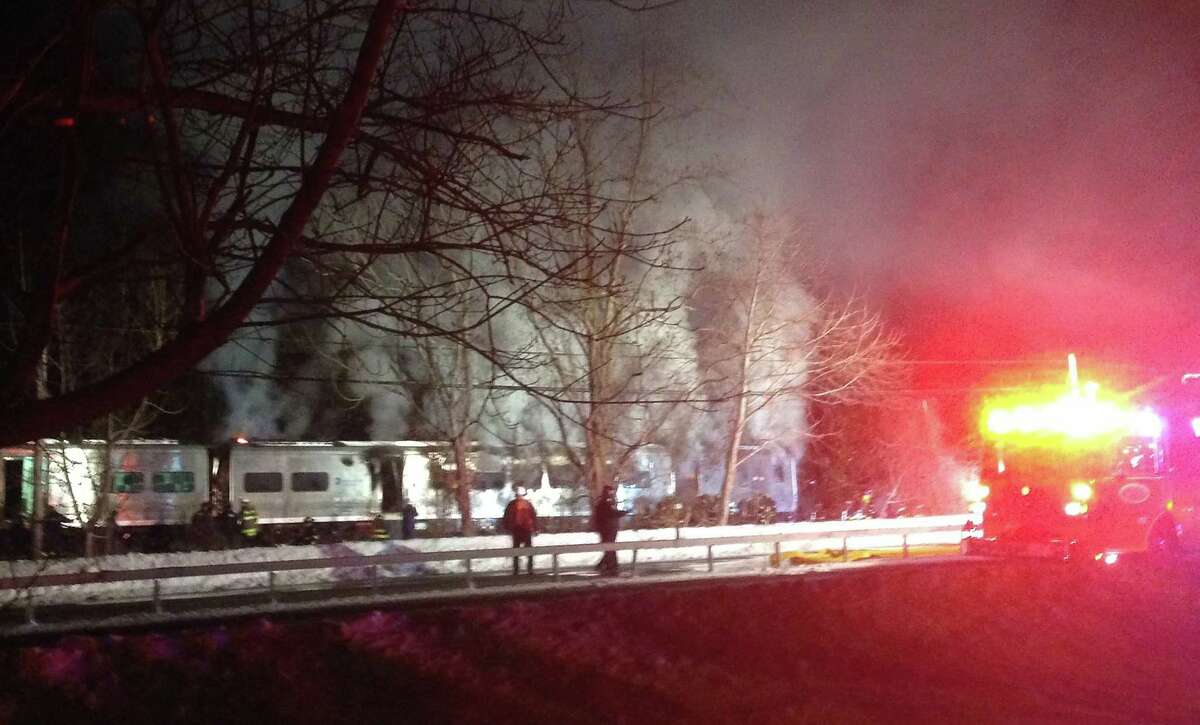 6 reported dead in Valhalla MetroNorth crash