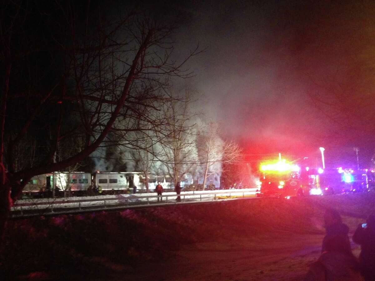 6 reported dead in Valhalla Metro-North crash