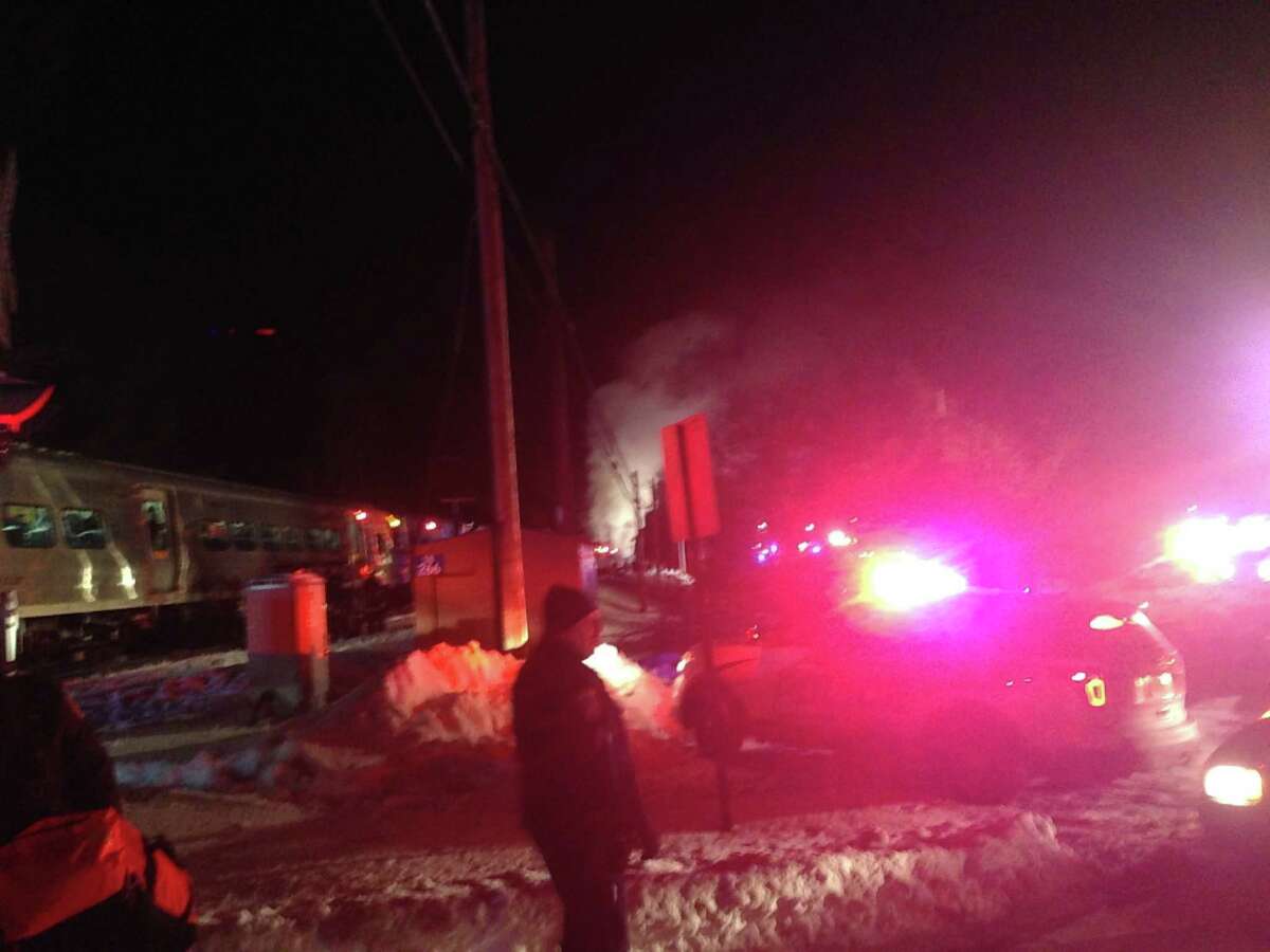 6 reported dead in Valhalla MetroNorth crash