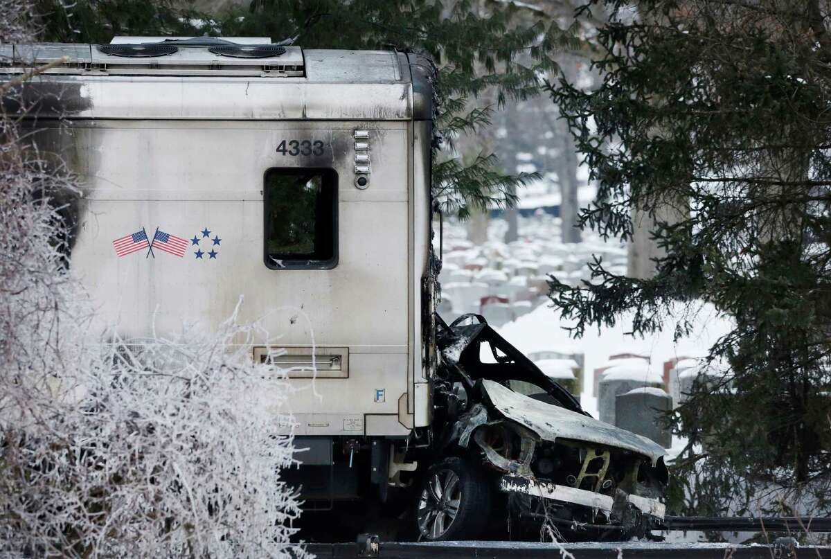 Report MetroNorth train slowed before fatal crash in Valhalla