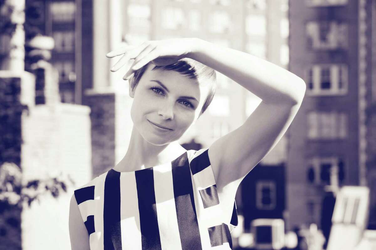 Singer-songwriter Kat Edmonson says her songs are like scenes from a movie.