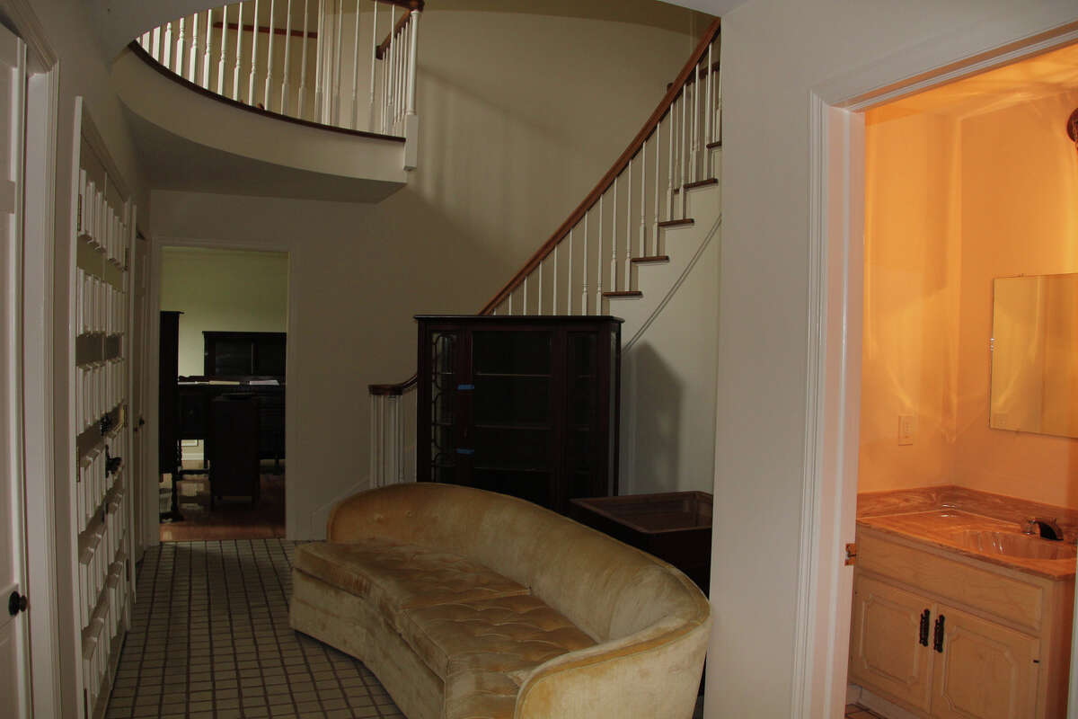 House of the Week Colonial in Niskayuna