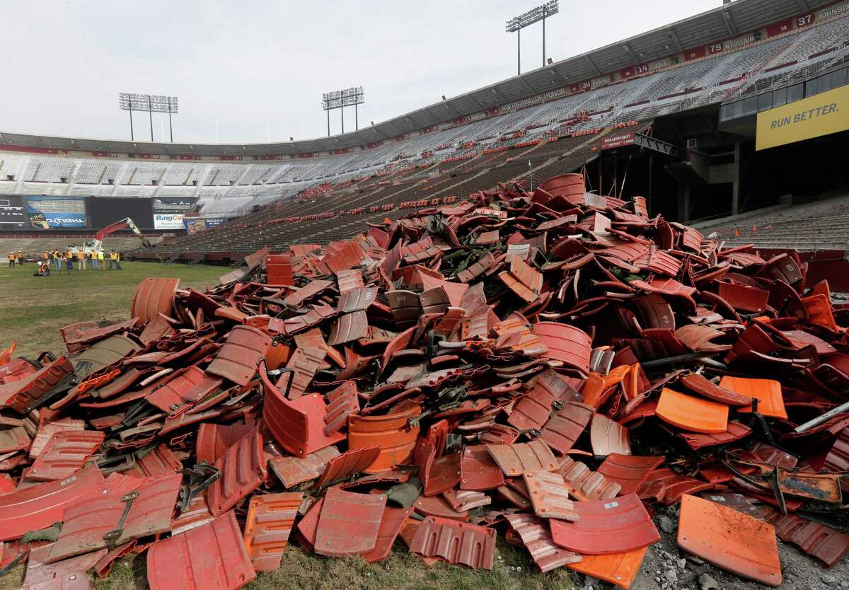Defunct Candlestick Park featured The Beatles